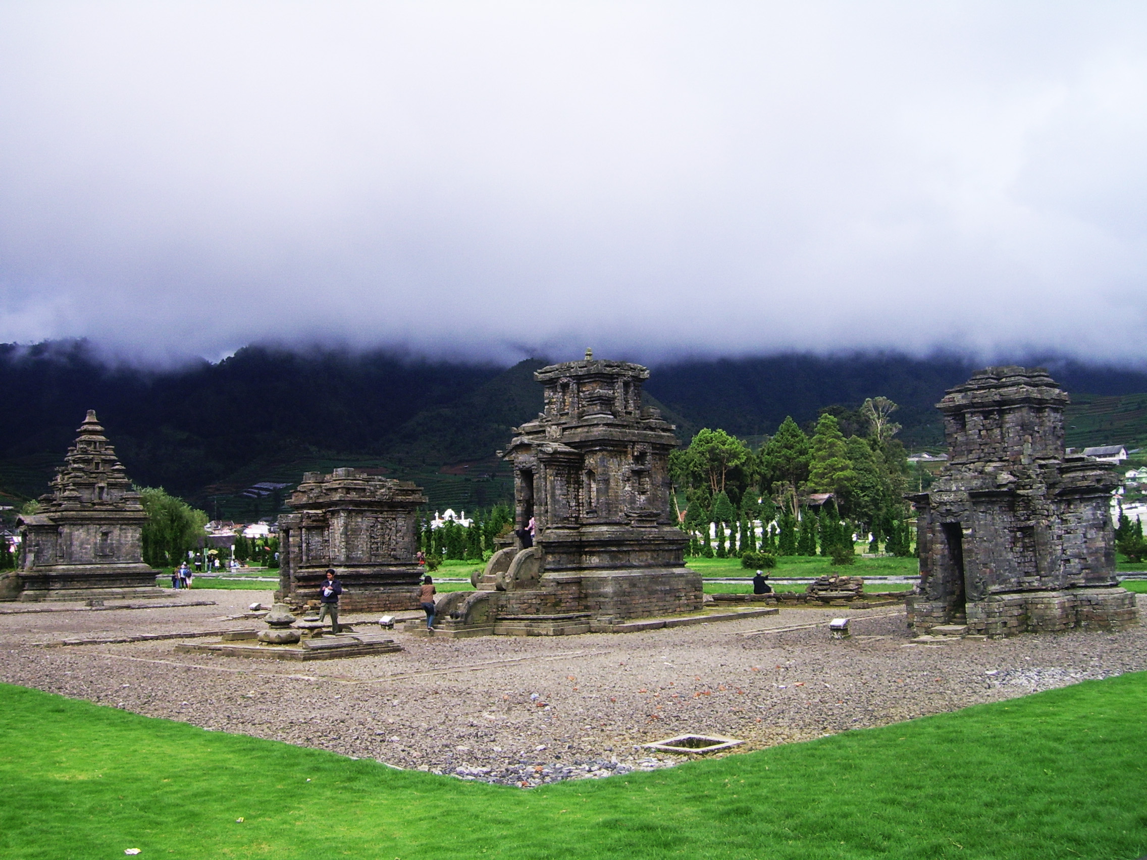 Candi Arjuna - Wisata Dieng, Jawa Tengah - Islamia Travel